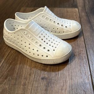 Native, White sneakers